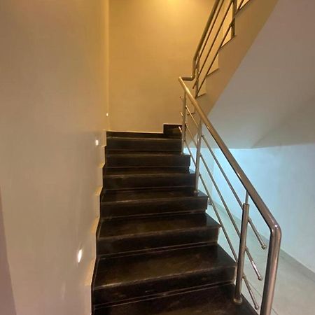 Hotel Raghupati Ayodhya Екстериор снимка