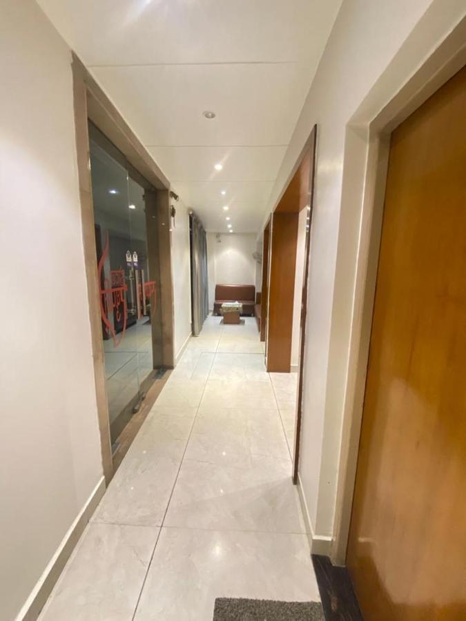 Hotel Raghupati Ayodhya Екстериор снимка
